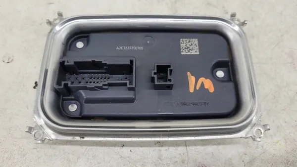 Mercedes E-luokan LED-valonohjain 2139003233 image 4