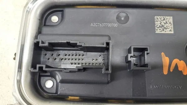 Mercedes E-luokan LED-valonohjain 2139003233 image 5