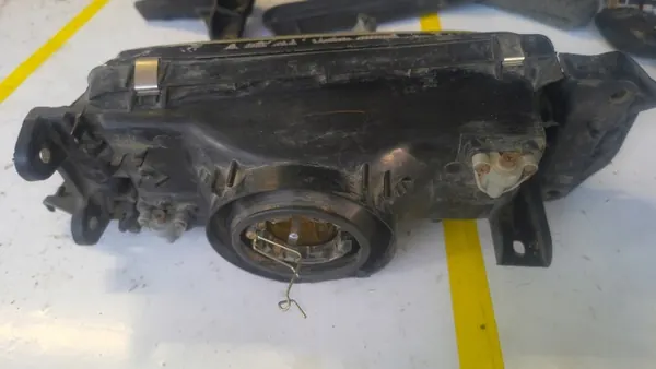 Phare avant gauche OEM 20-1615L Mazda 323 BG image 3
