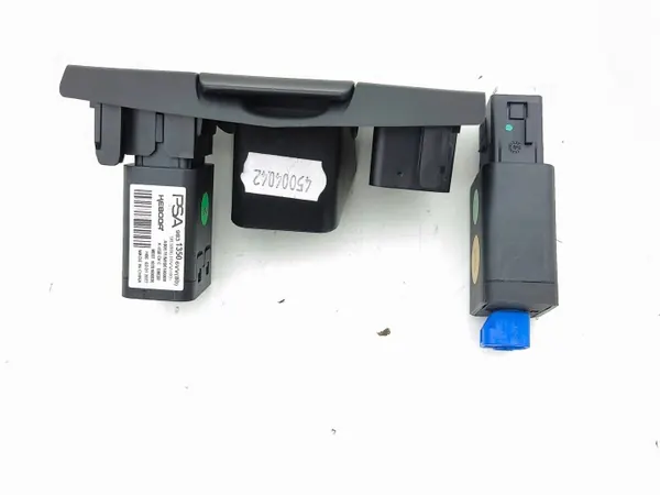Tomada USB Peugeot 308 OEM 98483947V 2022 image 4