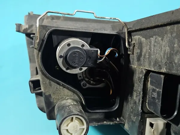 Faros izquierdo Audi A4 B6 00-04 image 10