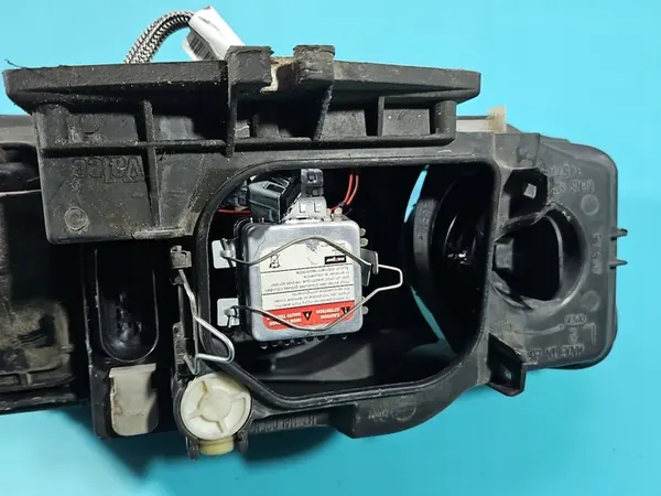 Faros izquierdo Audi A4 B6 00-04 image 9