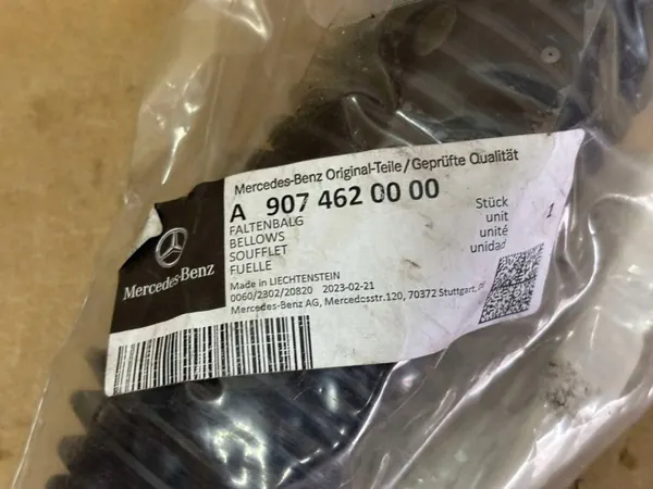 Cubierta columna dirección OEM A9074620000 Mercedes GLE image 3