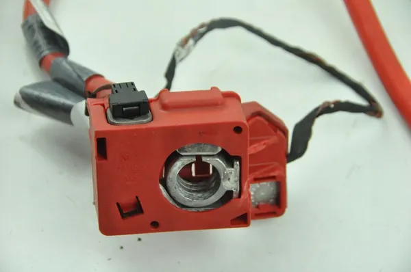 BMW 5' E60 Terminal Positivo SBK2 6989780 OEM image 2