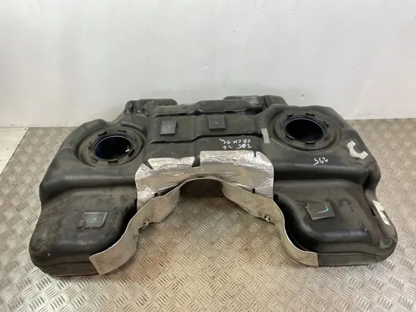 Jeep Grand Cherokee WL Polttoainesäiliö OEM 68159140AF image 2