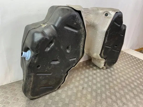 Jeep Grand Cherokee WL Polttoainesäiliö OEM 68159140AF image 3