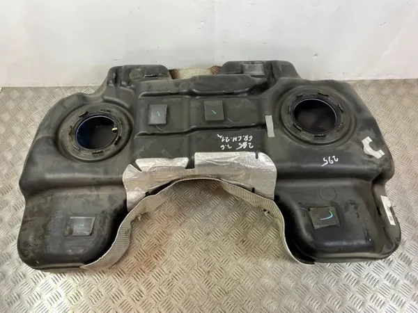 Jeep Grand Cherokee WL Polttoainesäiliö OEM 68159140AF image 5
