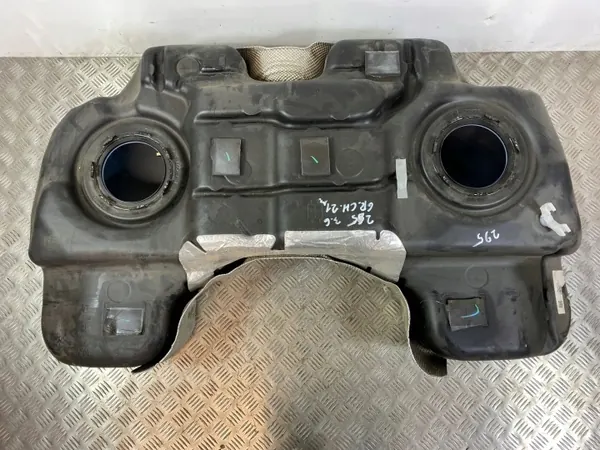 Jeep Grand Cherokee WL Polttoainesäiliö OEM 68159140AF image 7