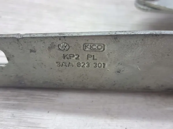 Bisagra de capó izquierda VW Passat B7 image 4