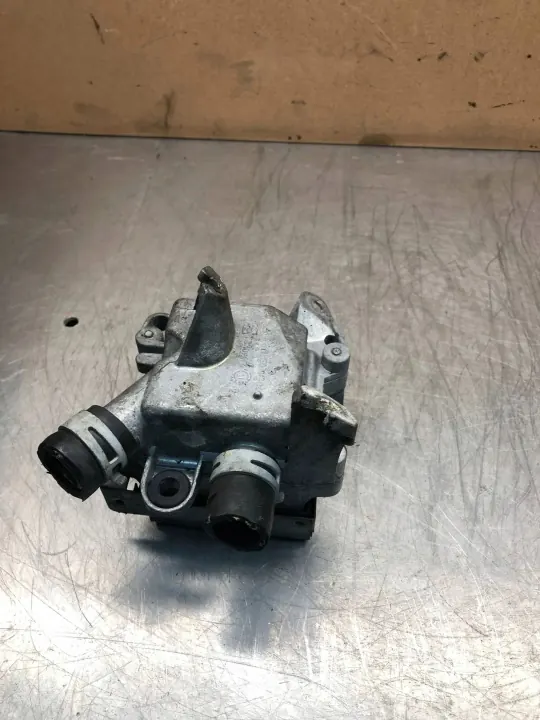Mercedes-Benz Kühlmittelheizer OEM A6111500204 image 3