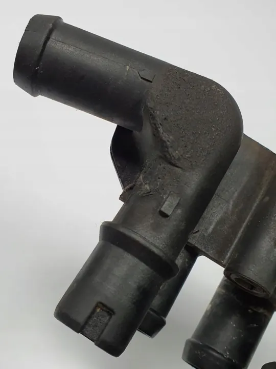 Manguera de agua usada OEM 6H4Q-121144-CC para Range Rover L322 image 3