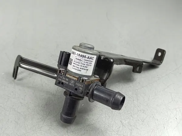 2022 Ford Escape IV Pompe à eau LX6118495AAC image 1