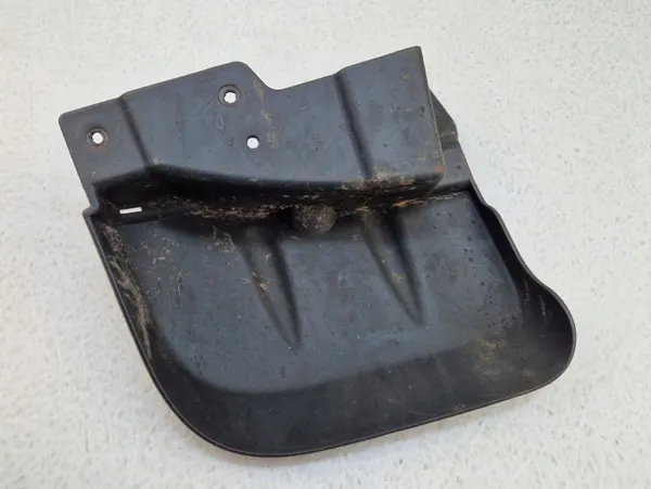 Mitsubishi L200 4 Lokasuoja OEM MN117448 Oikea Etu image 5