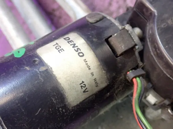 Fiat OE OEM Zawada-357979- Vindrutetorkarmotor-lyftmekanism image 6