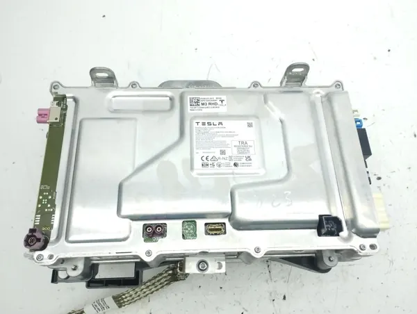 Tesla Model 3 2022 Inversor Tensão OEM 168127105D image 2