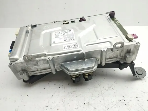Tesla Model 3 2022 Inversor Tensão OEM 168127105D image 5