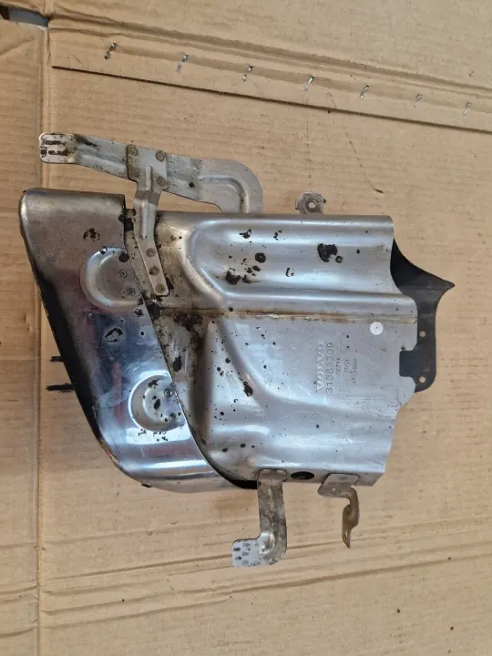 Volvo S90 V90 Punta de escape derecha OEM 31383309 image 3