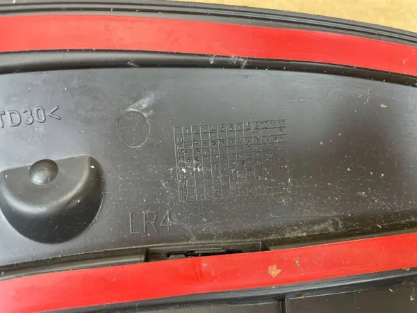 OEM 8K9853818A Kotflügelleiste Rechts Hinten Audi A4 image 8
