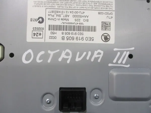 Skoda Bolero Radio-display OEM 5E0919605B - Gebruikt image 4