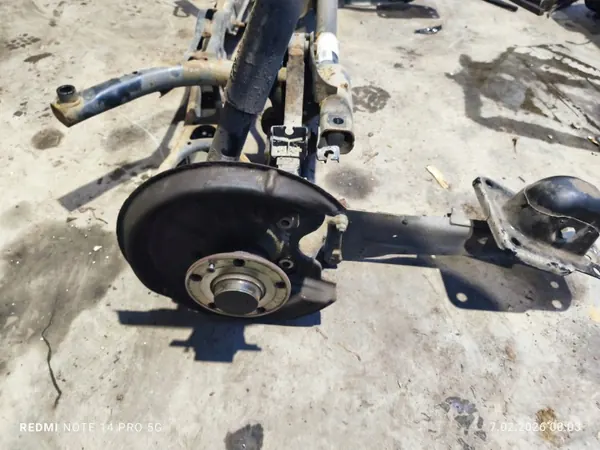 Viga suspensión trasera OEM 20B203KFAB Golf VI image 10