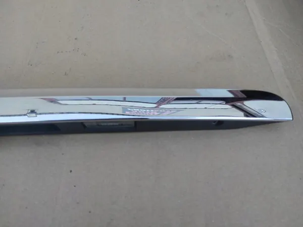 OEM A2467400000 Moldura Trasera Cromada con Cámara image 4