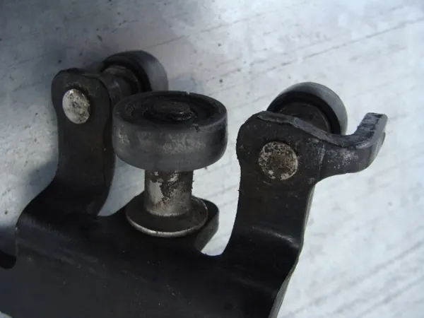 Midden Deurrol Rechts OEM 9033S7 Peugeot 1007 image 4