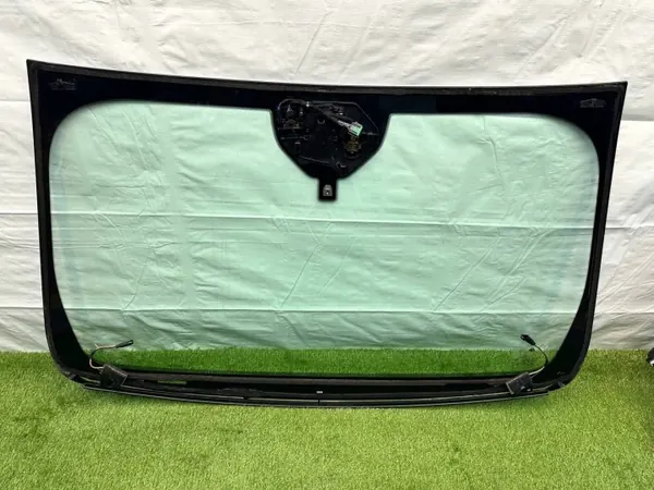 Pare-brise Ford Kuga OEM 2682701 - État d'occasion image 4
