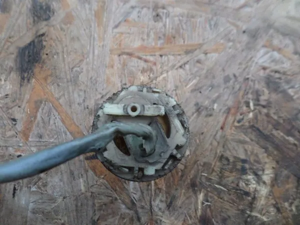 Capteur d'eau dans le filtre à carburant Toyota Avensis T22 2.0 TD OEM 2c-te image 3