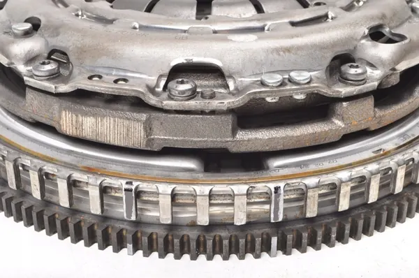 NISSAN JUKE II F16 1.0 12V EMBRAYAGE DOUBLE MASSE 302057428R image 2