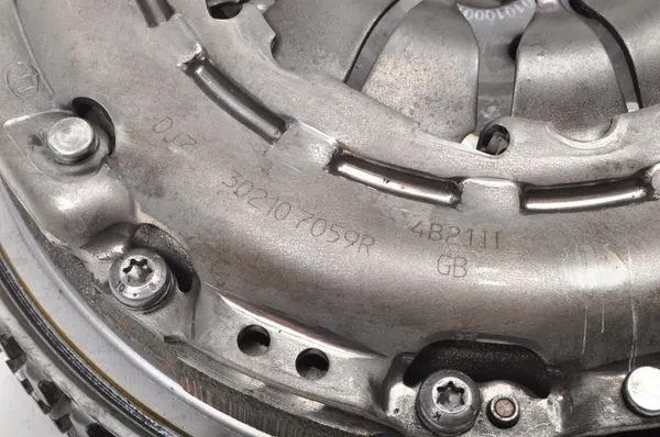 NISSAN JUKE II F16 1.0 12V EMBRAYAGE DOUBLE MASSE 302057428R image 5