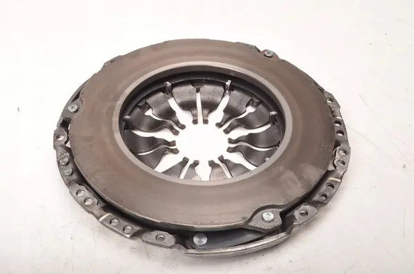 NISSAN JUKE II F16 1.0 12V EMBRAYAGE DOUBLE MASSE 302057428R image 6