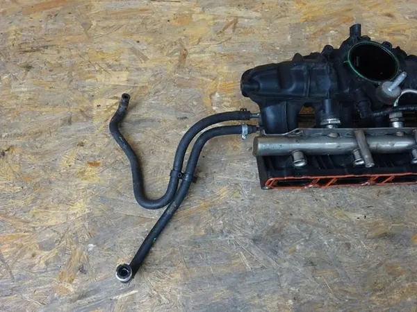 AUDI A3 8P GOLF V 2.0 TFSI Ansaugkrümmer 06F133192D image 5