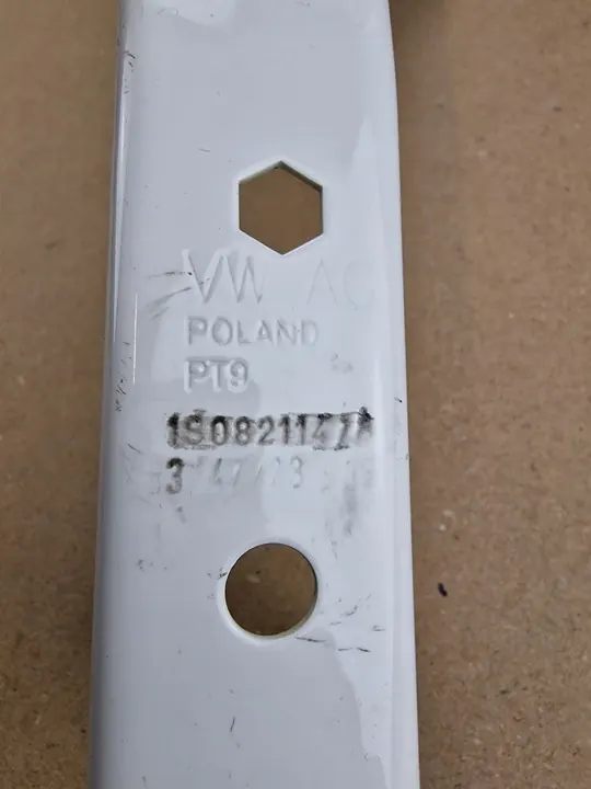 VW UP Höger Framskärm Fäste 1S0821142A OEM image 5