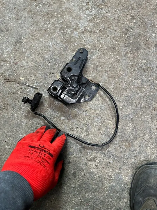 Motorhuv Lock Mikrobrytare Audi A6 S6 C6 05-11 OEM image 2