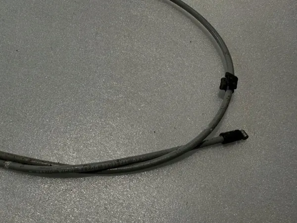 Câble d'ouverture capot OEM 32234698 pour Volvo S60/V60 image 4