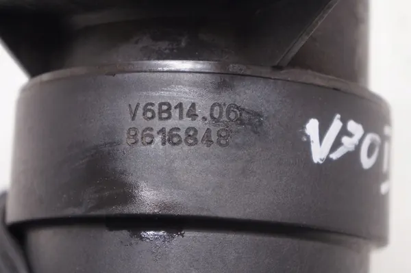 Volvo S60 I V70 II S80 I XC90 I 2.4 Polttoainesuodattimen Kotelo 8616848 image 6