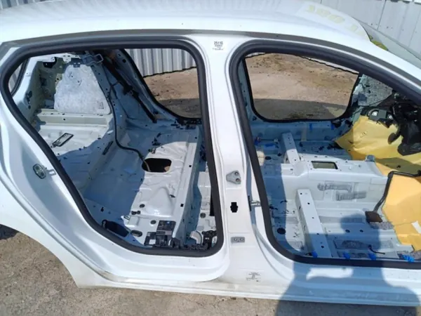 Pilar quarto direito Opel Astra L HB Wrakowisko-25110- image 2