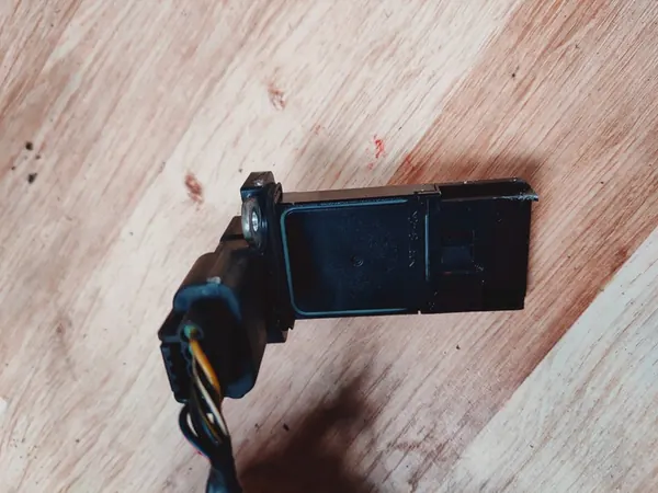 Hitachi AFH70M-62A Luchtmassameter image 4