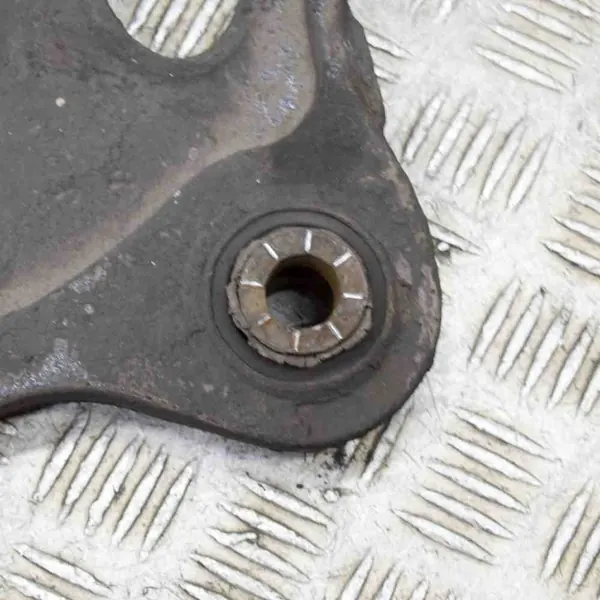 Braccio di Controllo Inferiore Anteriore Sinistro Opel Vivaro 2015 image 5