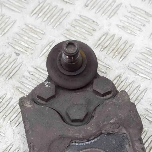 Braccio di Controllo Inferiore Anteriore Sinistro Opel Vivaro 2015 image 6