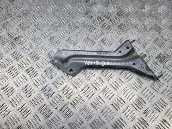Support de garde-boue avant droit Audi Q5 SQ5 2009 OEM 8R0821138 image 2