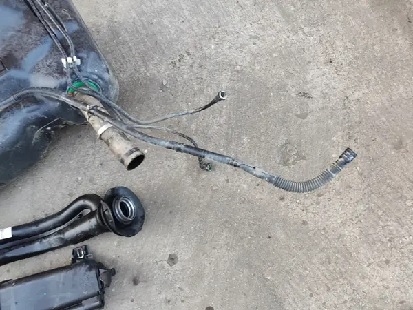 Opel Corsa E Kraftstofftank OEM 13204556 2018 image 3