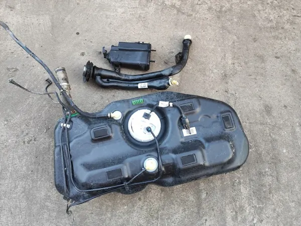 Opel Corsa E Kraftstofftank OEM 13204556 2018 image 9