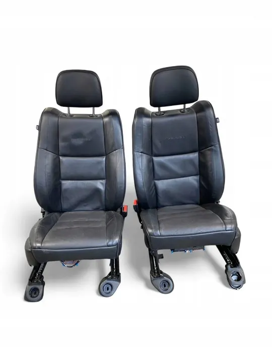Jeep Grand Cherokee WK2 Summit Seat image 2