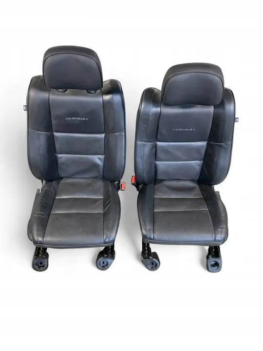 Jeep Grand Cherokee WK2 Summit Seat image 3