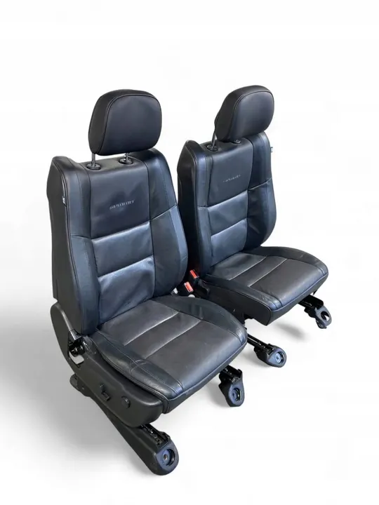 Jeep Grand Cherokee WK2 Summit Seat image 4