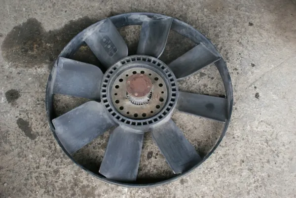 Mercedes Visco-Lüfter OEM 9070205703 - Gebraucht image 2