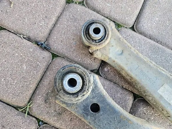 Braccio di sospensione posteriore destro Opel Insignia A image 3