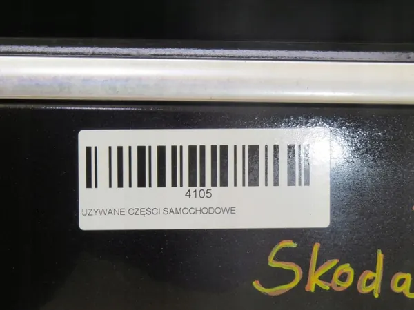 Porta traseira esquerda OEM 360178415 Skoda Superb II image 3