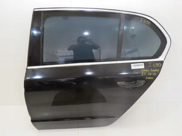 Porta traseira esquerda OEM 360178415 Skoda Superb II image 4